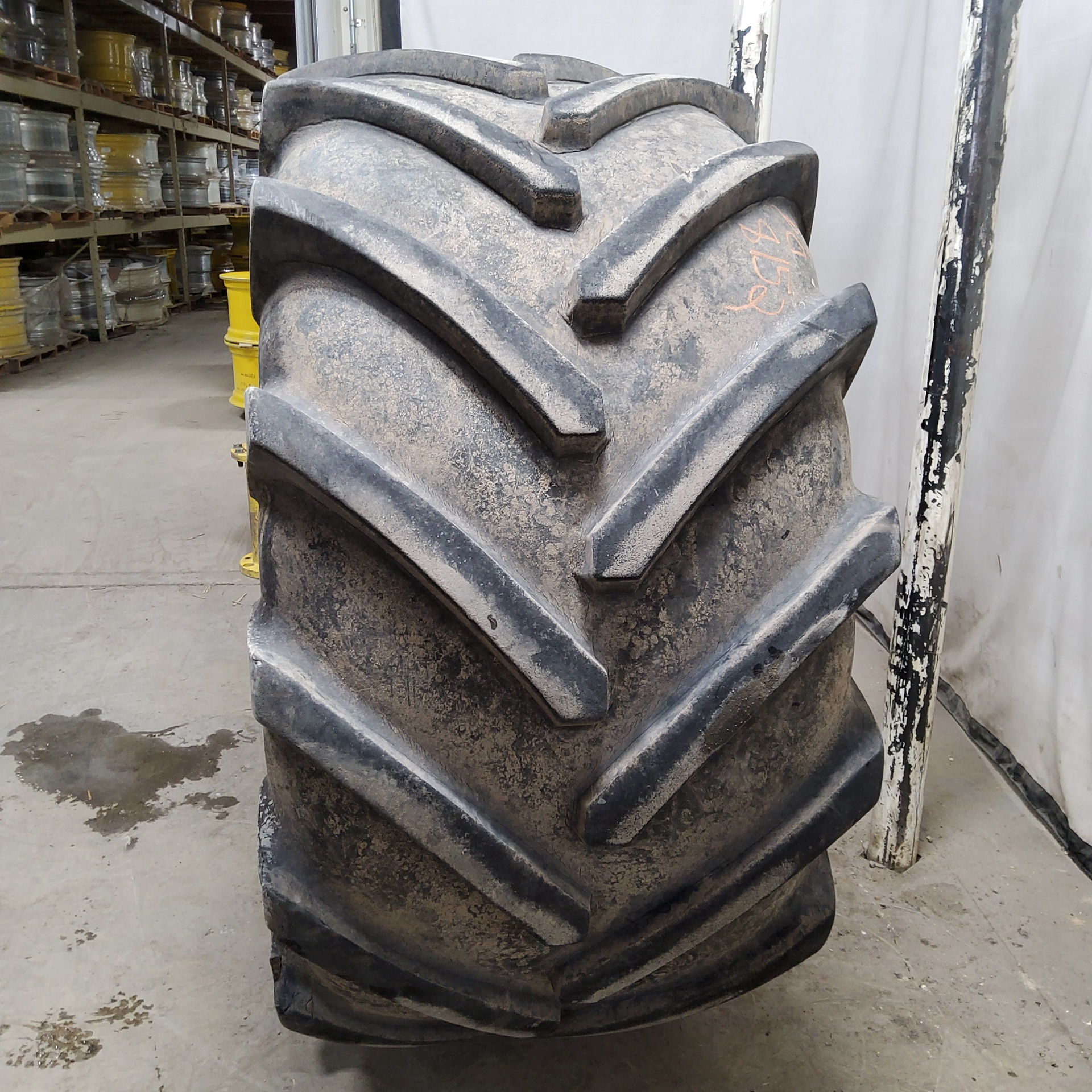 Used900/60R32 Michelin MegaXBib R1W Agricultural Tires for Sales NTS