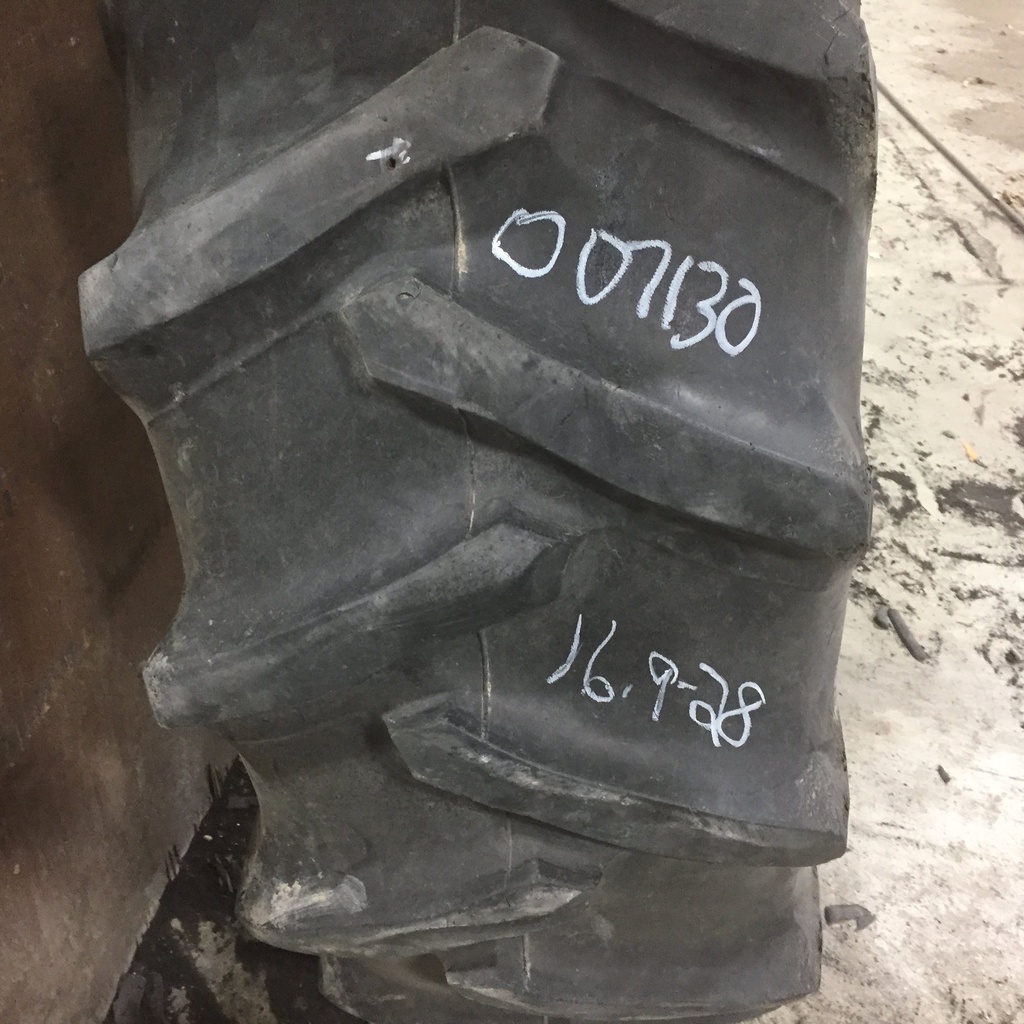 16.9/-28 Firestone Traction Field & Road R-1, C (6 Ply) 65%