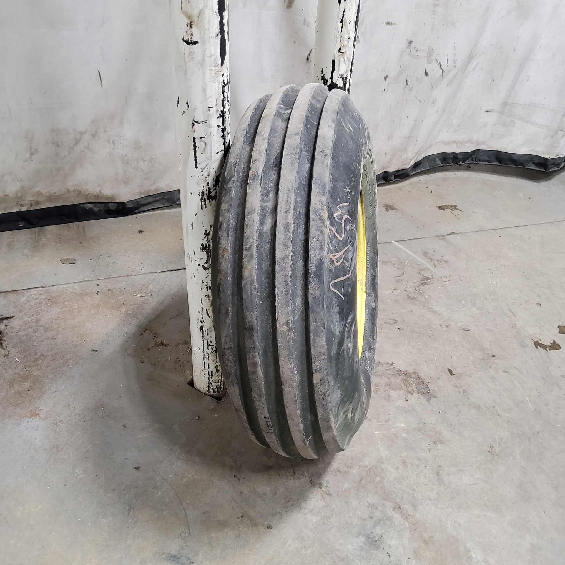 Used10.00/16 Firestone Champion Guide Grip 4Rib F2M on Implement