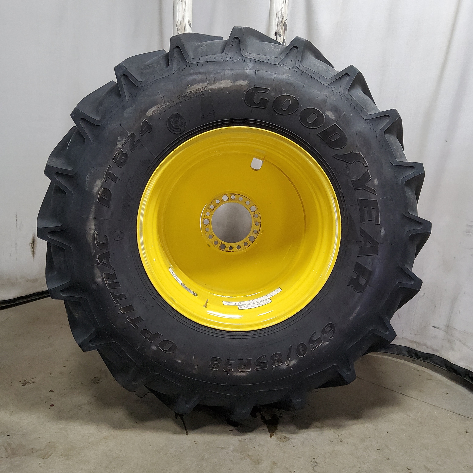 Used650/85R38 Goodyear Farm DT824 Optitrac R1W Agricultural Tires for Sales NTS Tire Supply