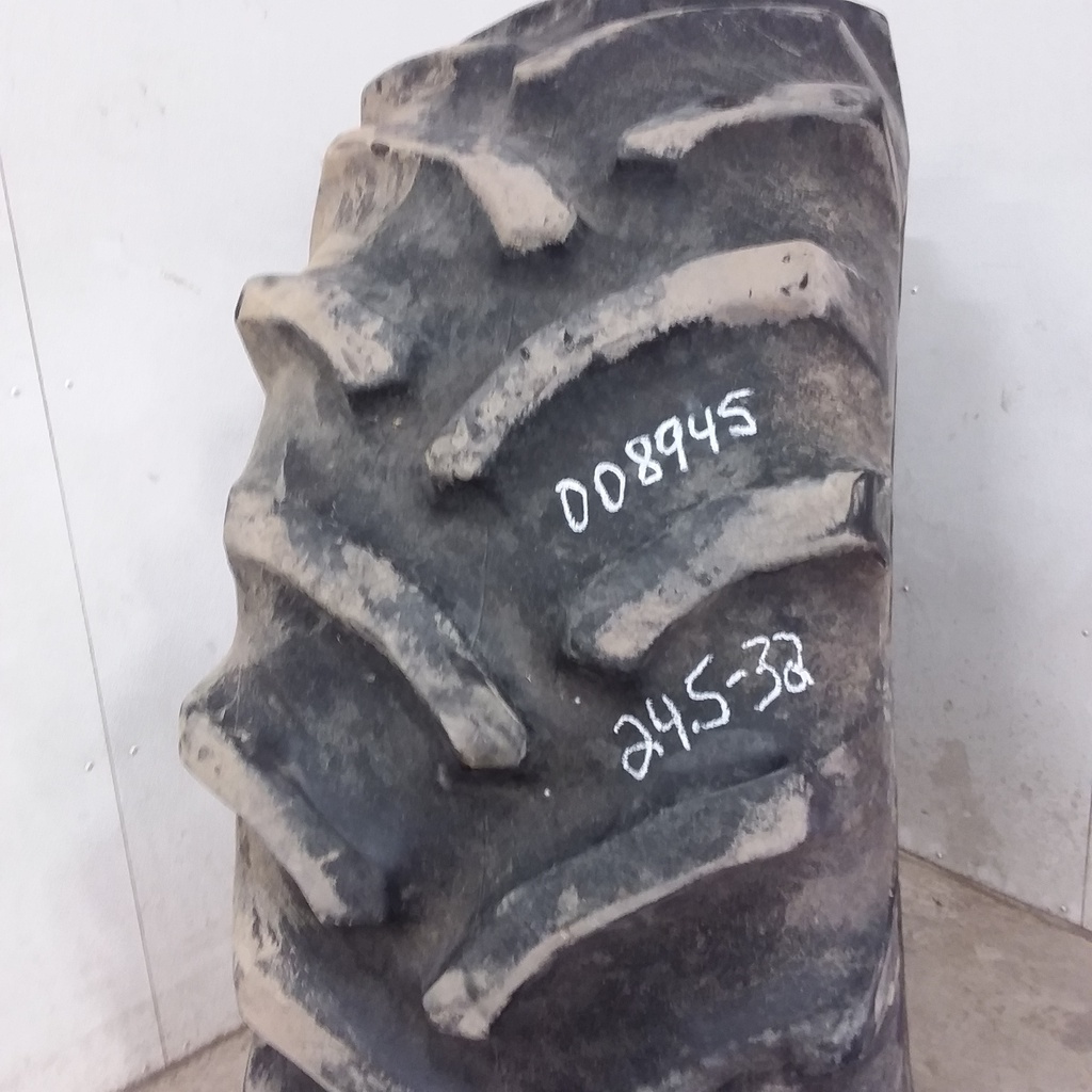 24.5/-32 Goodyear Farm Dyna Torque II R-1, F (12 Ply) 70%