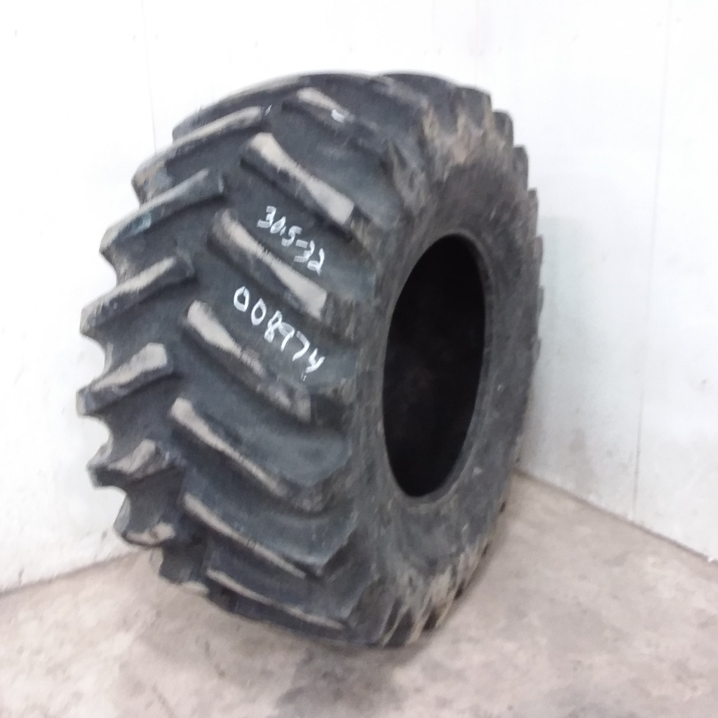 30.5/L-32 Firestone Super All Traction 23 R-1, F (12 Ply) 90%