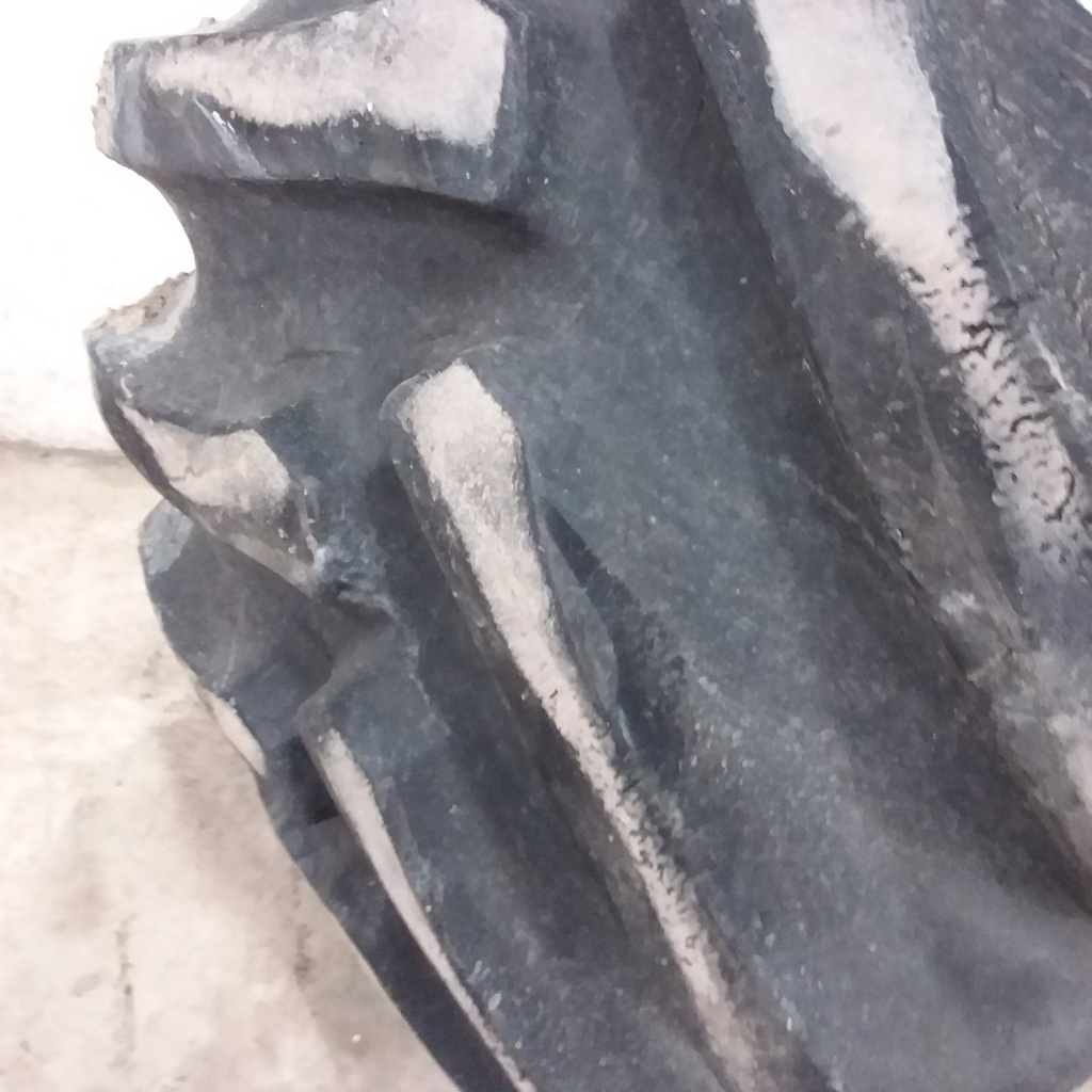 30.5/L-32 Firestone Super All Traction 23 R-1, F (12 Ply) 90%