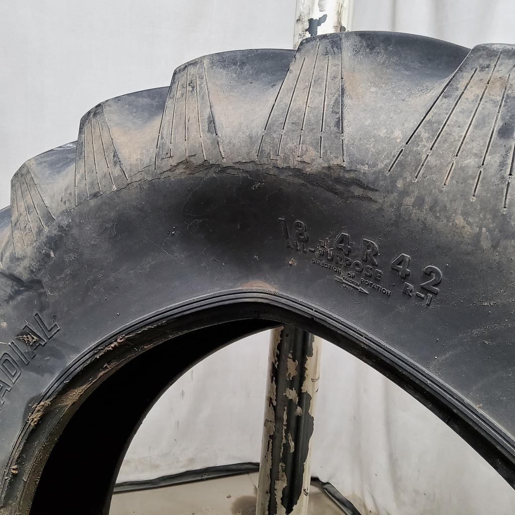 20.8/R42 Armstrong Hi Traction Lug R-1 155 A8, F (12 Ply) 80%