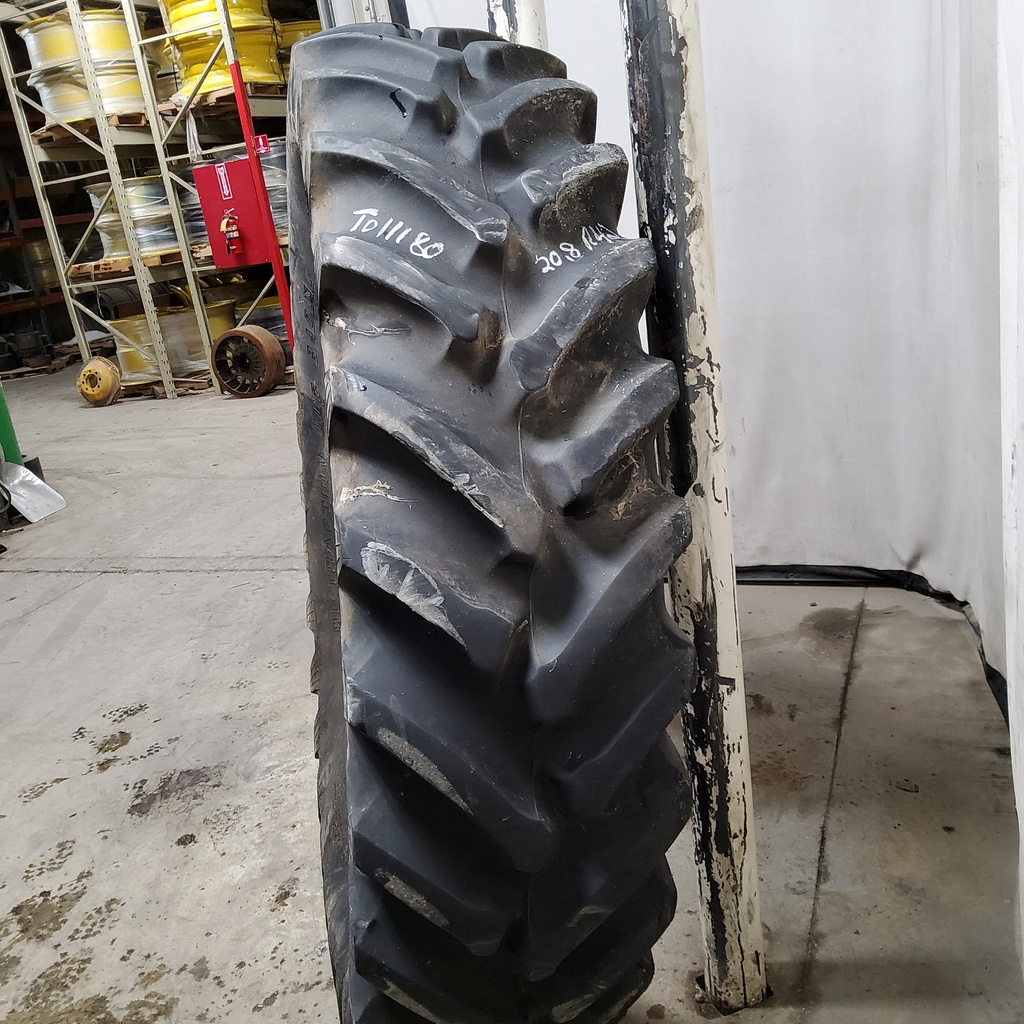 20.8/R42 Armstrong Hi Traction Lug R-1 155 A8, F (12 Ply) 80%
