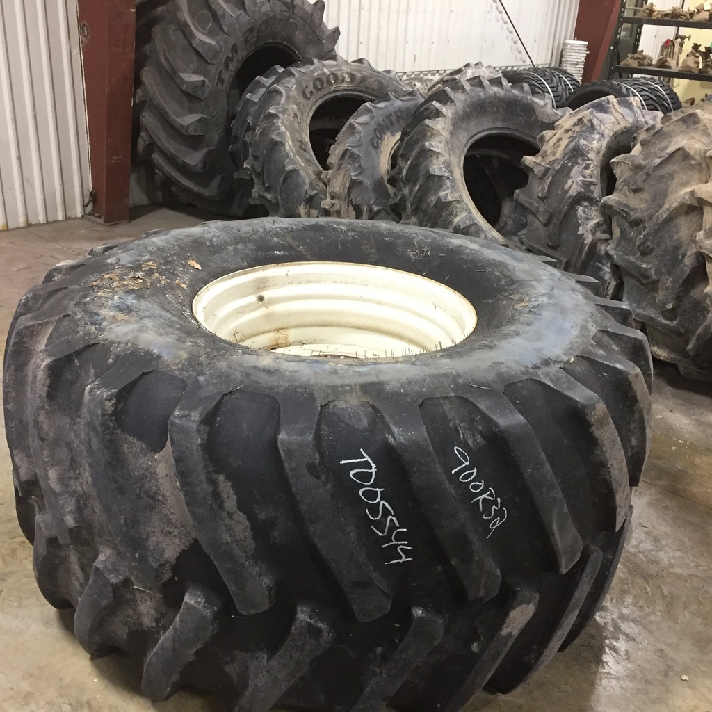 900/60R32 Firestone Radial All Traction 23 R-1 on Off White 10-Hole Formed Plate 85%