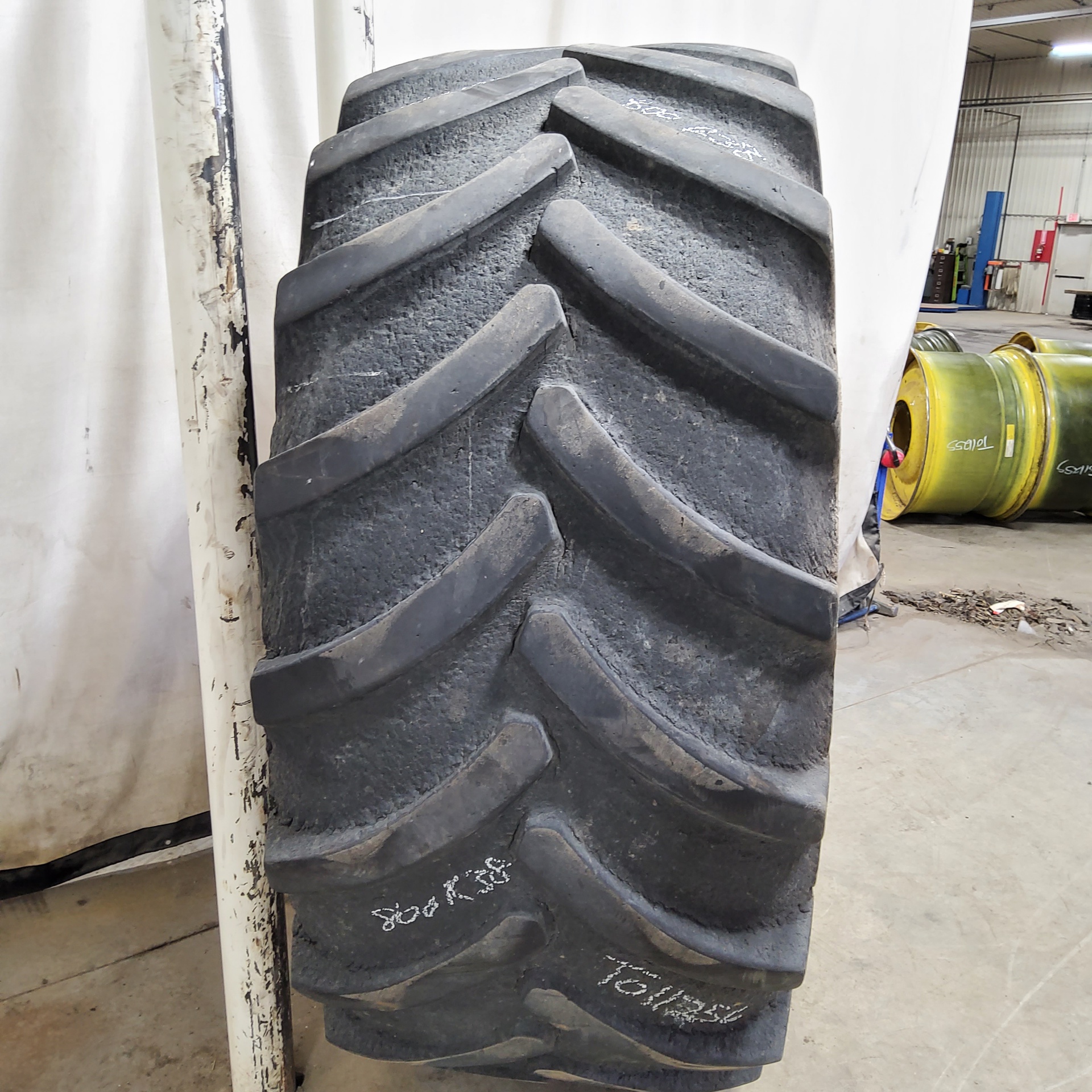 Used800/70R38 Goodyear Farm DT830 Optitrac R1W Agricultural Tires for