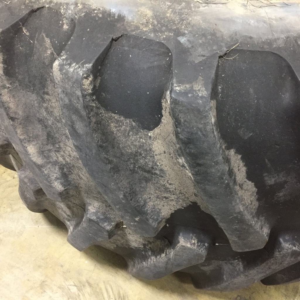 900/60R32 Firestone Radial All Traction 23 R-1 on Off White 10-Hole Formed Plate 85%