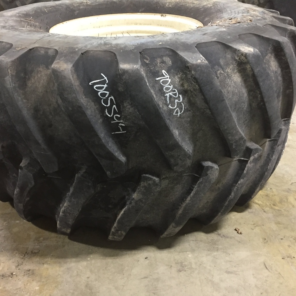 900/60R32 Firestone Radial All Traction 23 R-1 on Off White 10-Hole Formed Plate 85%