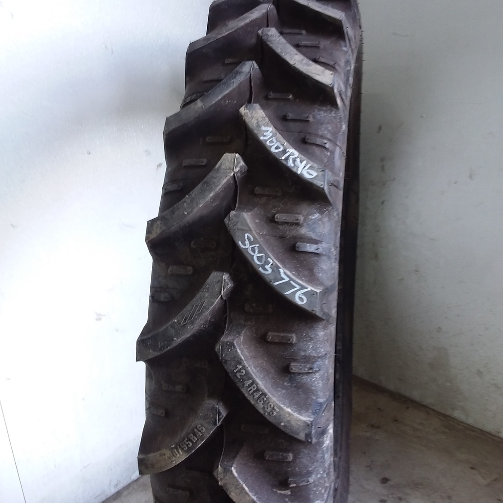 300/95R46 Kleber Super 3 R-1W 158 A2 99%