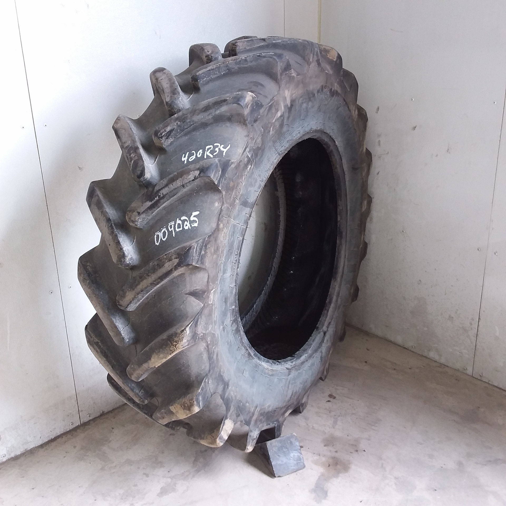 Used420/85R34 Firestone Performer EVO R-1W Agricultural Tires for Sales ...