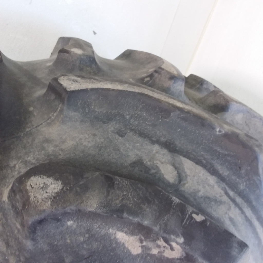 28/L-26 Goodyear Farm Dyna Torque II R-1, F (12 Ply) 80%