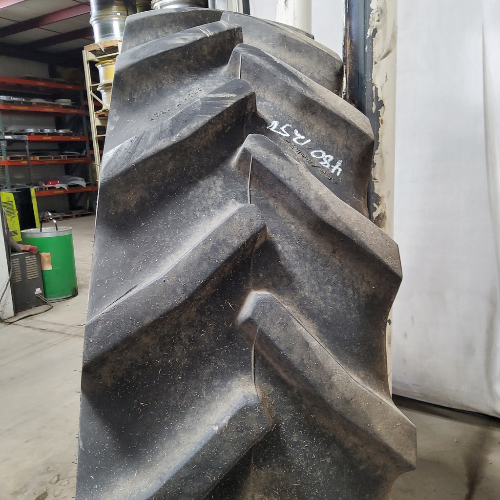 480/80R50 Goodyear Farm DT800 Super Traction R-1W 159B 90%