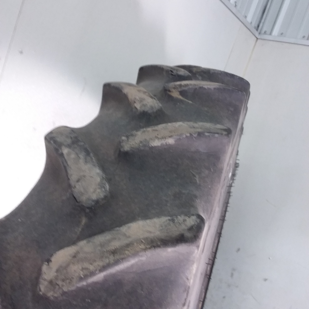 18.4/R38 Titan Farm Hi Traction Lug Radial R-1 141A8/B 75%