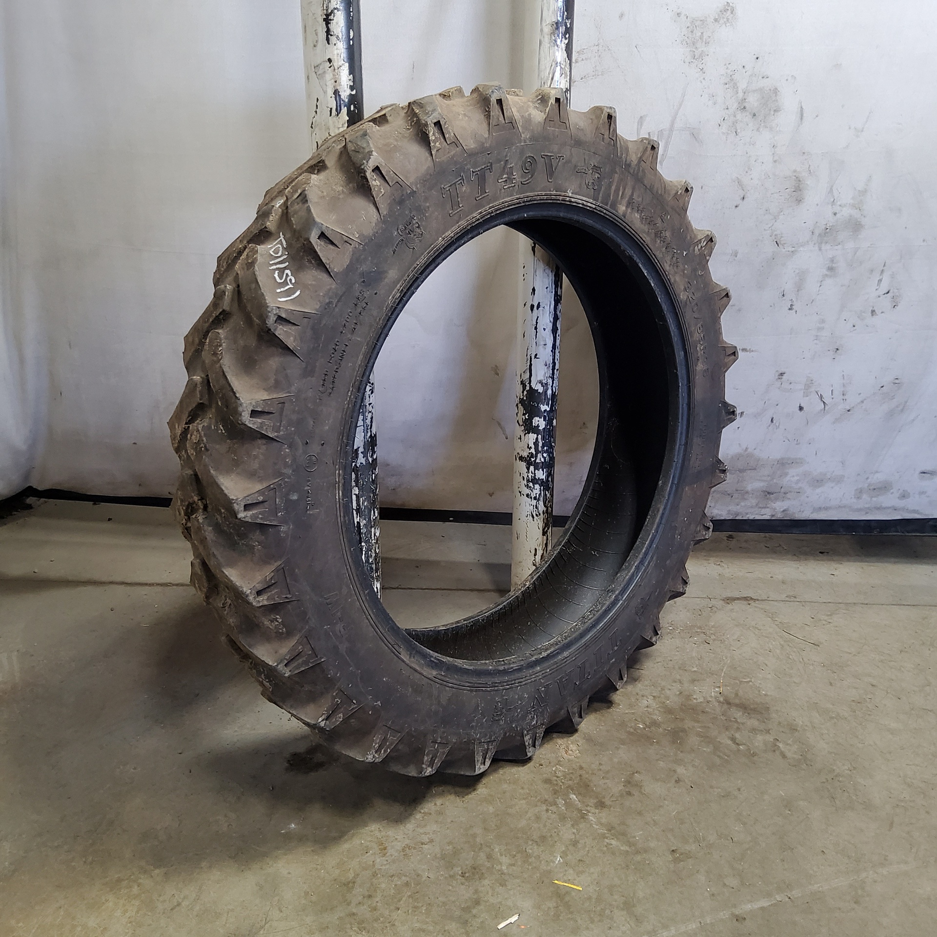 Used320/85R38 Titan Farm TT49V Radial R1W Agricultural Tires for Sales