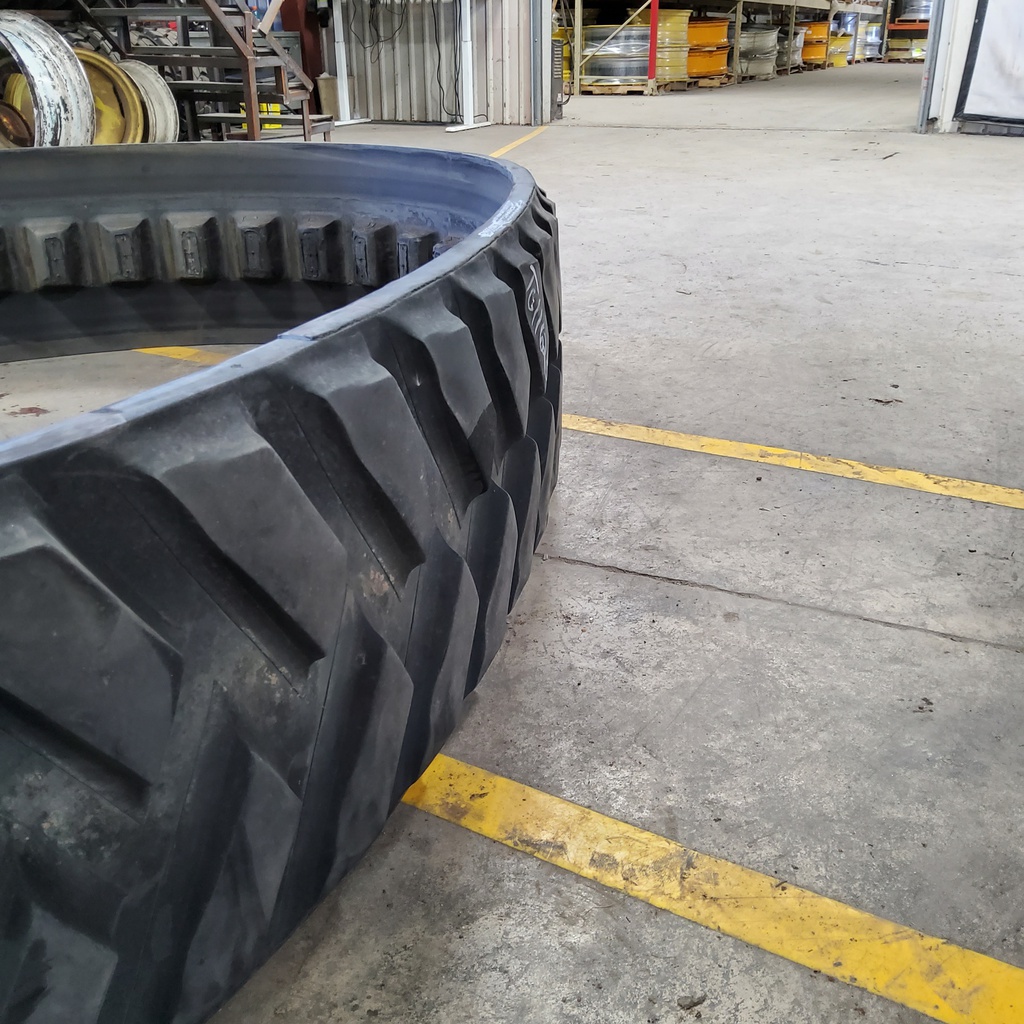 18" Camoplast Track 3500 General Ag Case IH Rowtrac 80%