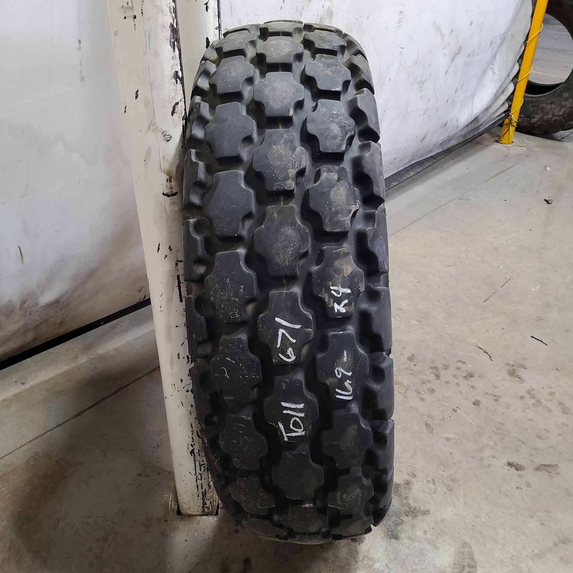 Used16.9/24 Firestone All NonSkid Tractor R3 Agricultural Tires for Sales NTS Tire Supply
