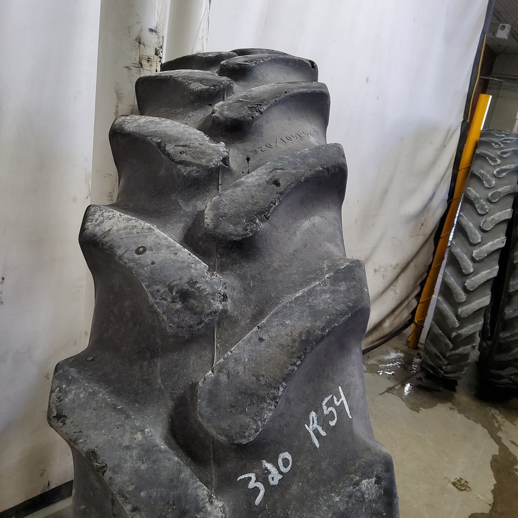 320/105R54 Goodyear Farm Ultra Sprayer R-1 166B 55%
