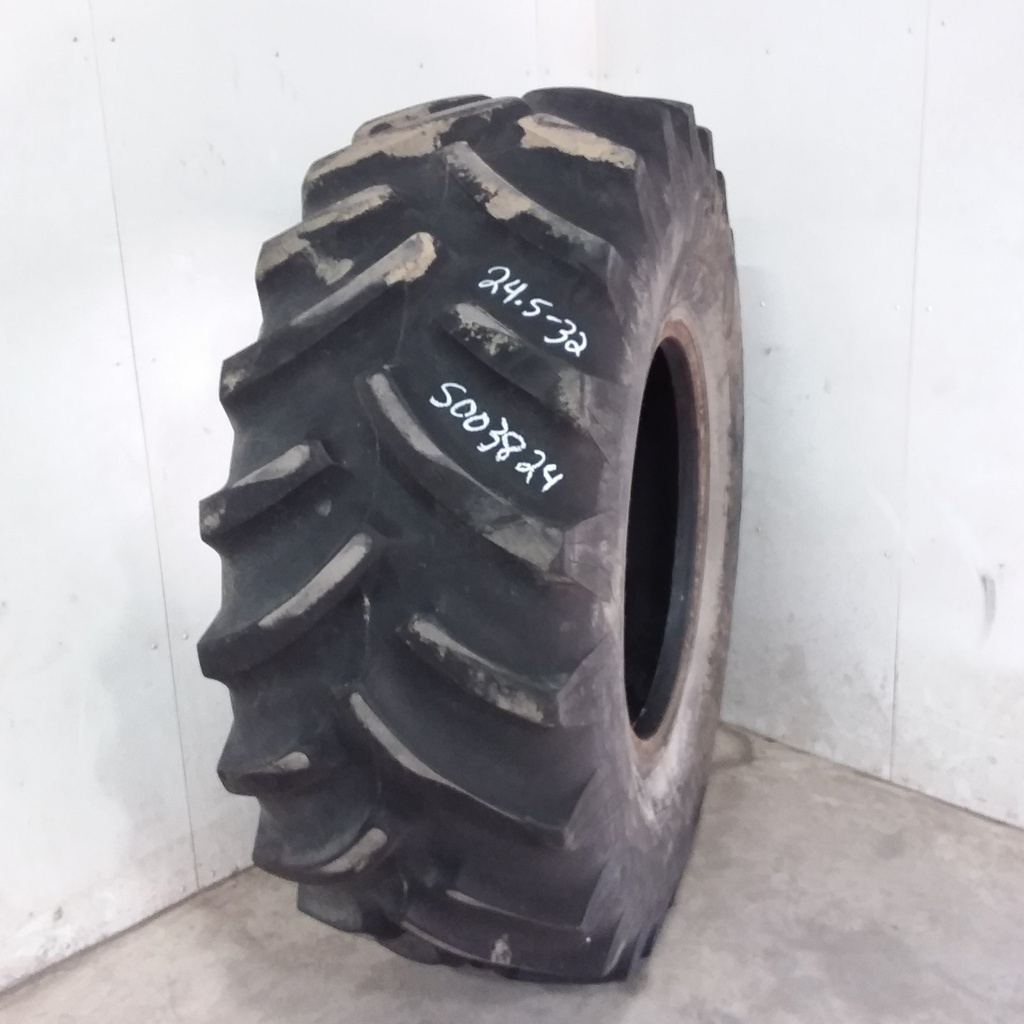 24.5/-32 Titan Farm Hi Traction Lug R-1 , N (24 Ply) 75%