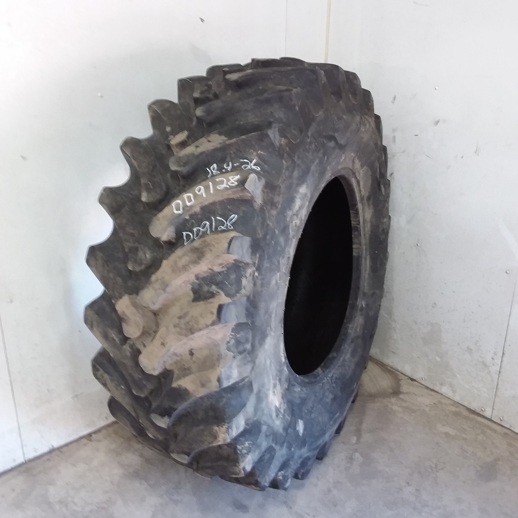 18.4/-26 Firestone Super All Traction FWD R-1 140A8, E (10 Ply) 70%