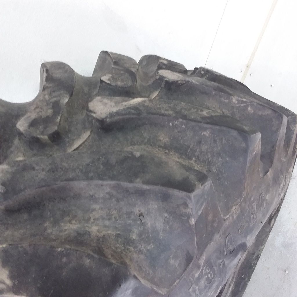 18.4/-26 Firestone Super All Traction FWD R-1 140A8, E (10 Ply) 70%