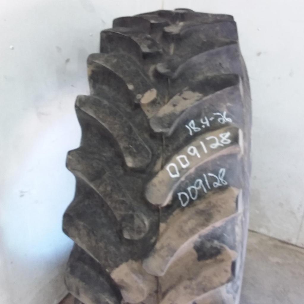 18.4/-26 Firestone Super All Traction FWD R-1 140A8, E (10 Ply) 70%