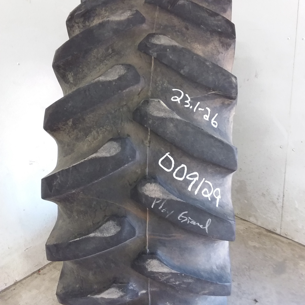 23.1/-26 Firestone Super All Traction 23 R-1 , F (12 Ply) 55%