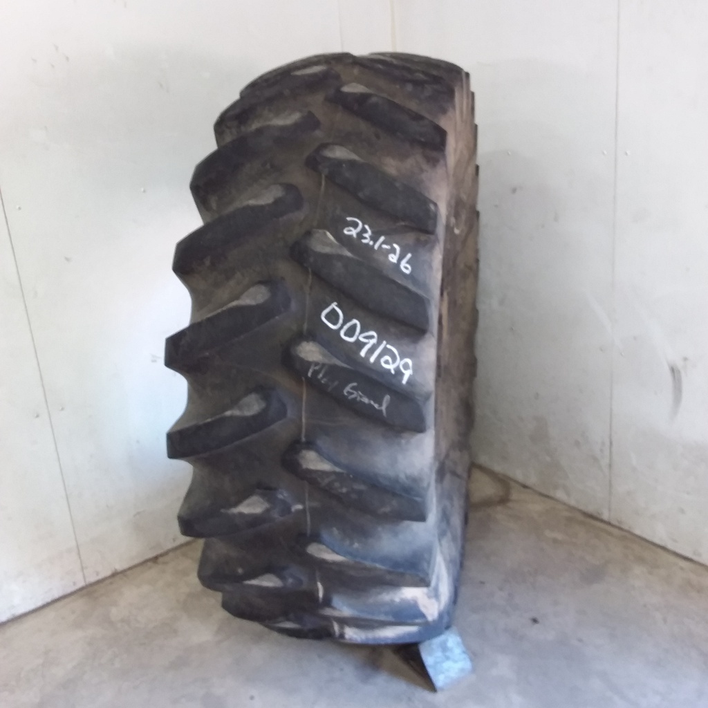 23.1/-26 Firestone Super All Traction 23 R-1 , F (12 Ply) 55%