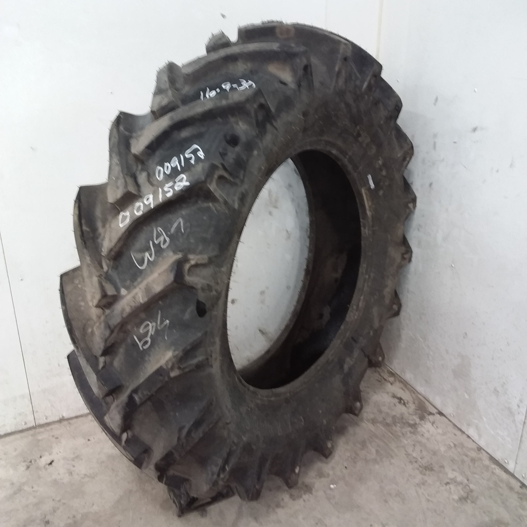 16.9/-30 Alliance 324 Farm Pro R-1 , F (12 Ply) 99%