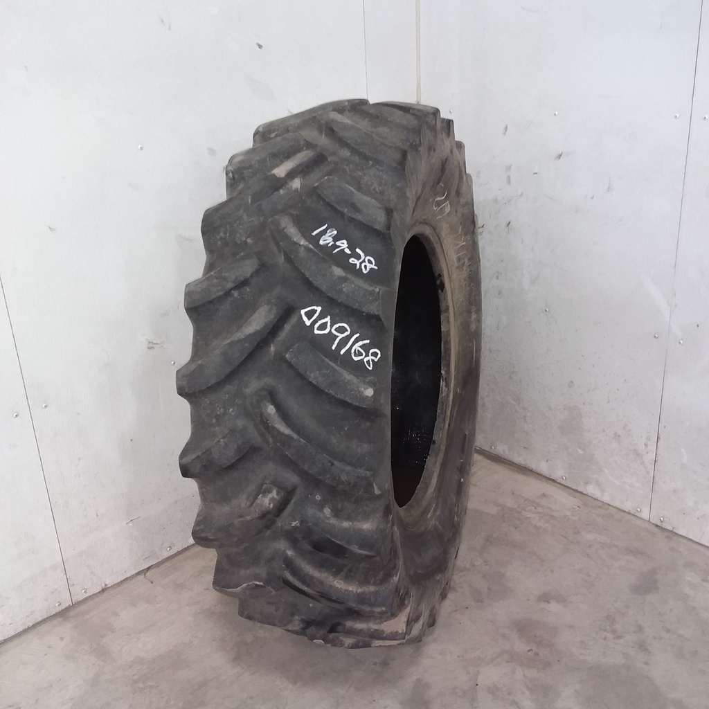 16.9/-28 Titan Farm Hi Traction Lug R-1 , D (8 Ply) 60%