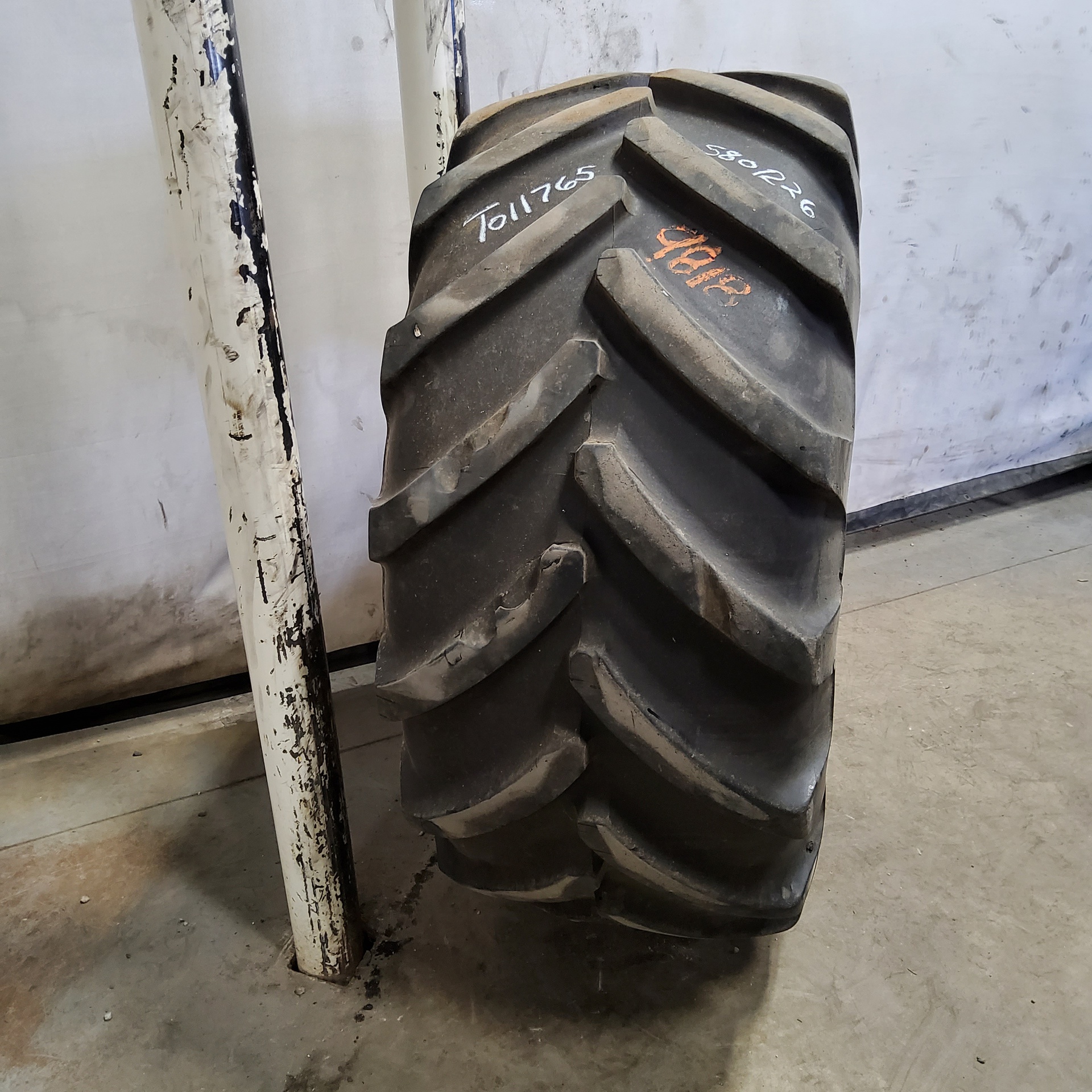 Used580/70R26 Michelin MegaXBib M27 R1 Agricultural Tires for Sales