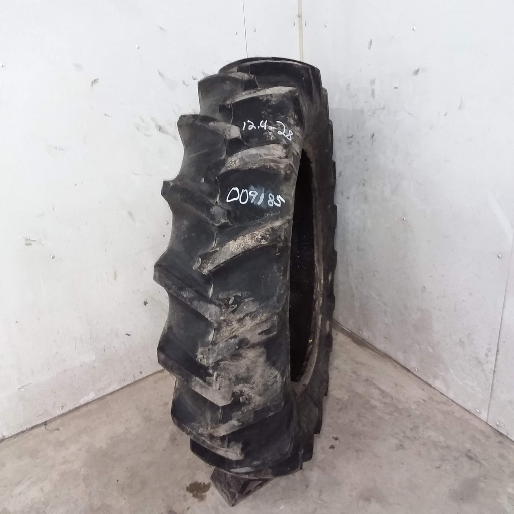 12.4/-28 Firestone Traction Field & Road R-1 , C (6 Ply) 85%