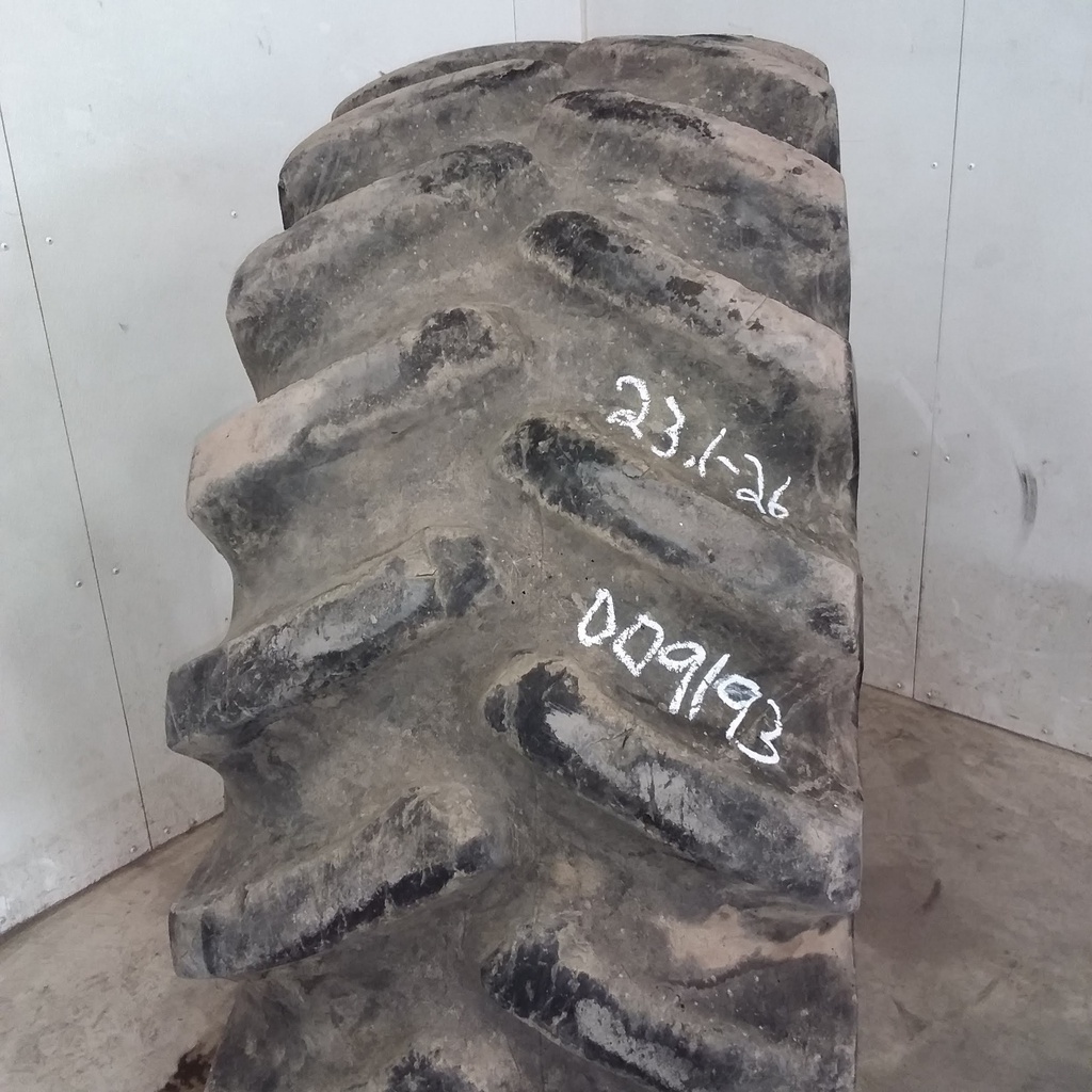 23.1/-26 Firestone Super All Traction 23 R-1 , D (8 Ply) 75%