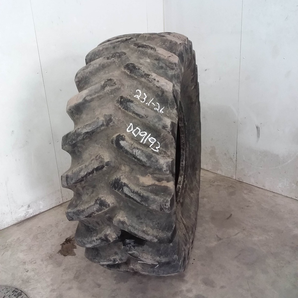 23.1/-26 Firestone Super All Traction 23 R-1 , D (8 Ply) 75%