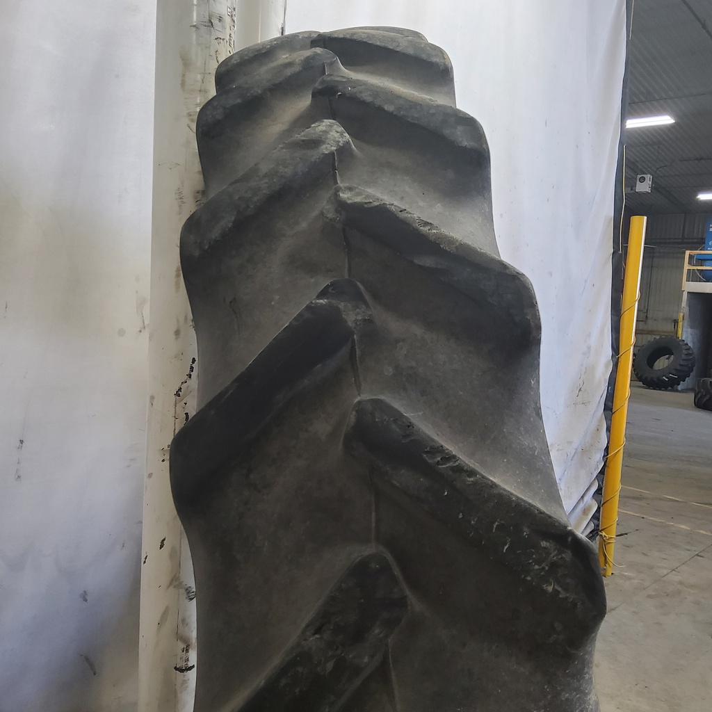 320/105R54 Goodyear Farm DT800 Super Traction R-1W 166B 55%
