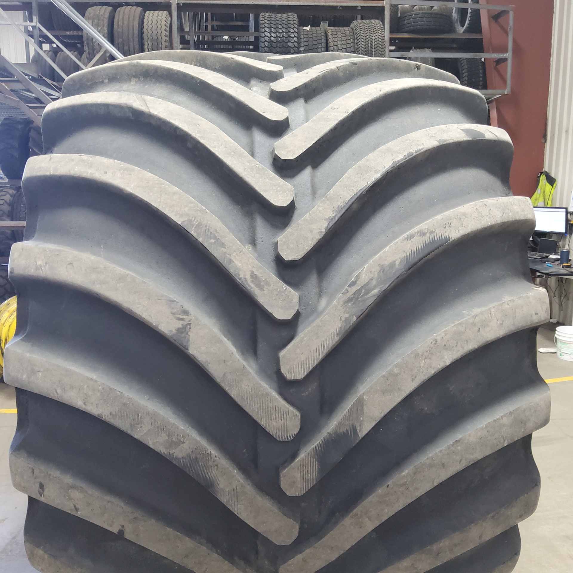 Used1400/30R46 Goodyear Farm Optitrac R1W Agricultural Tires for Sales