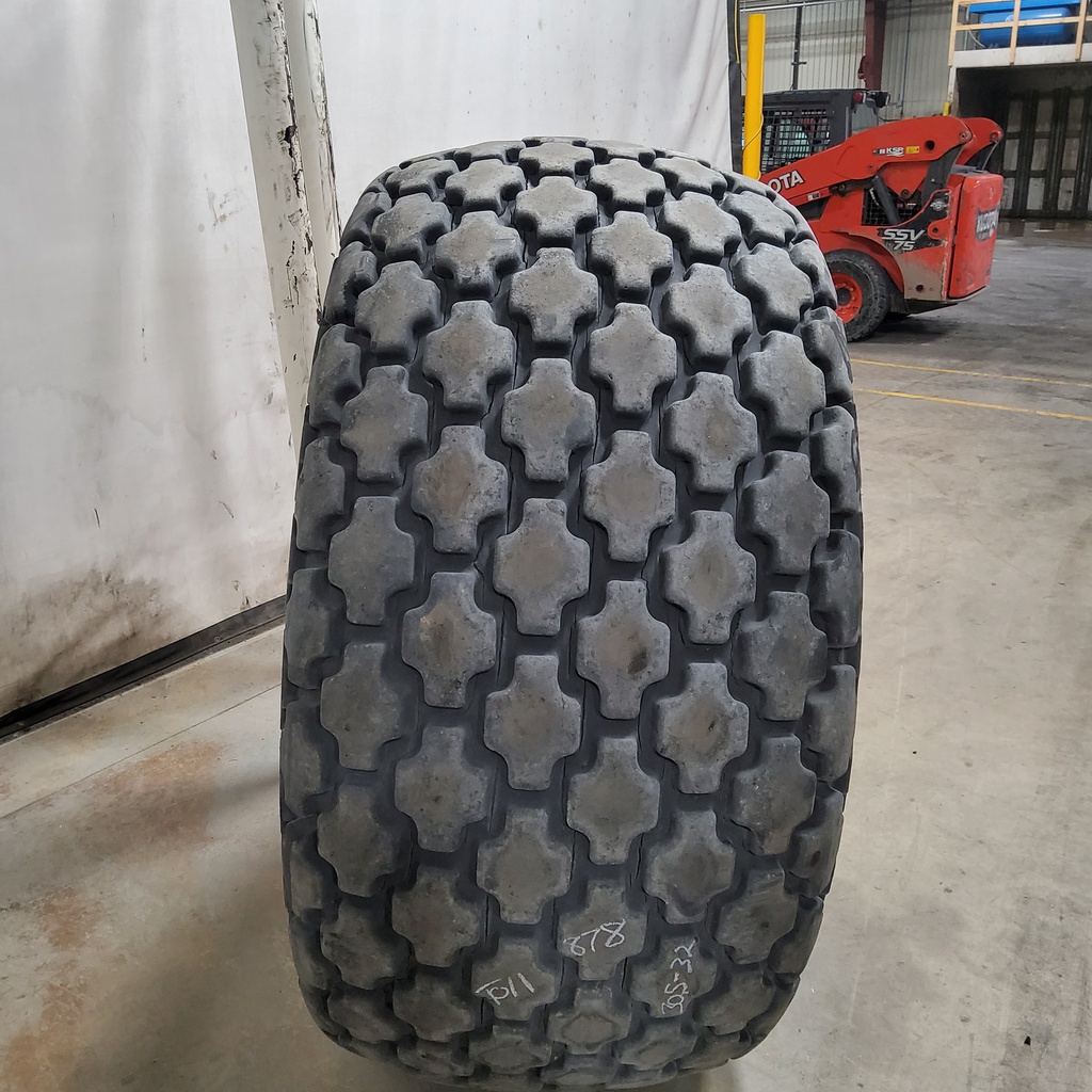 30.5/L-32 Firestone All Non-Skid Tractor R-3 , F (12 Ply) 80%