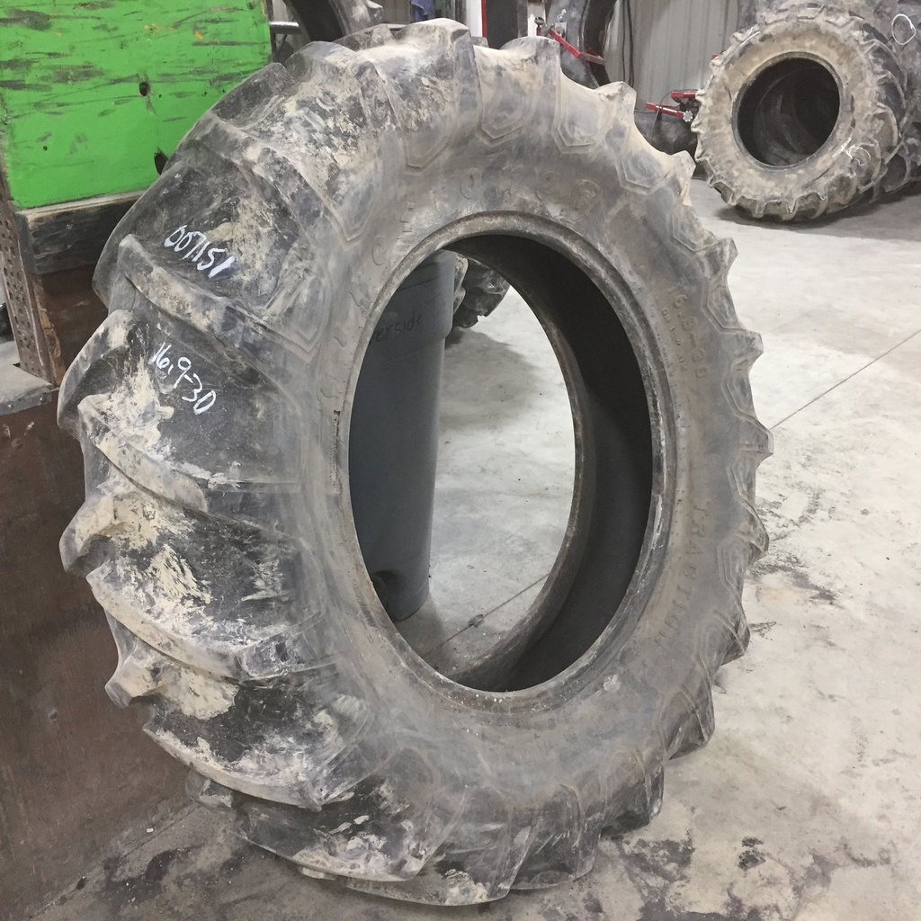 16.9/-30 Firestone Traction Field & Road R-1, C (6 Ply) 70%