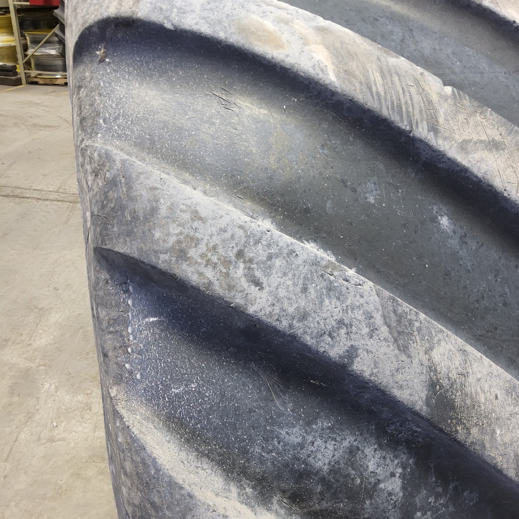 1000/50R25 Michelin MegaXBib 2 R-1W on Cat Yellow 24-Hole Flat Plate 3-Piece 70%
