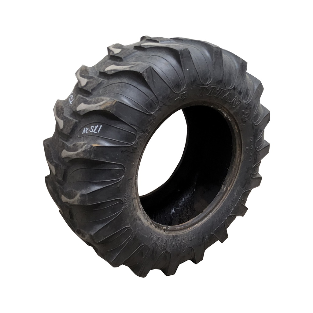 17.5/L-24 Titan Farm Industrial Contractor R-4 , C (6 Ply) 70%