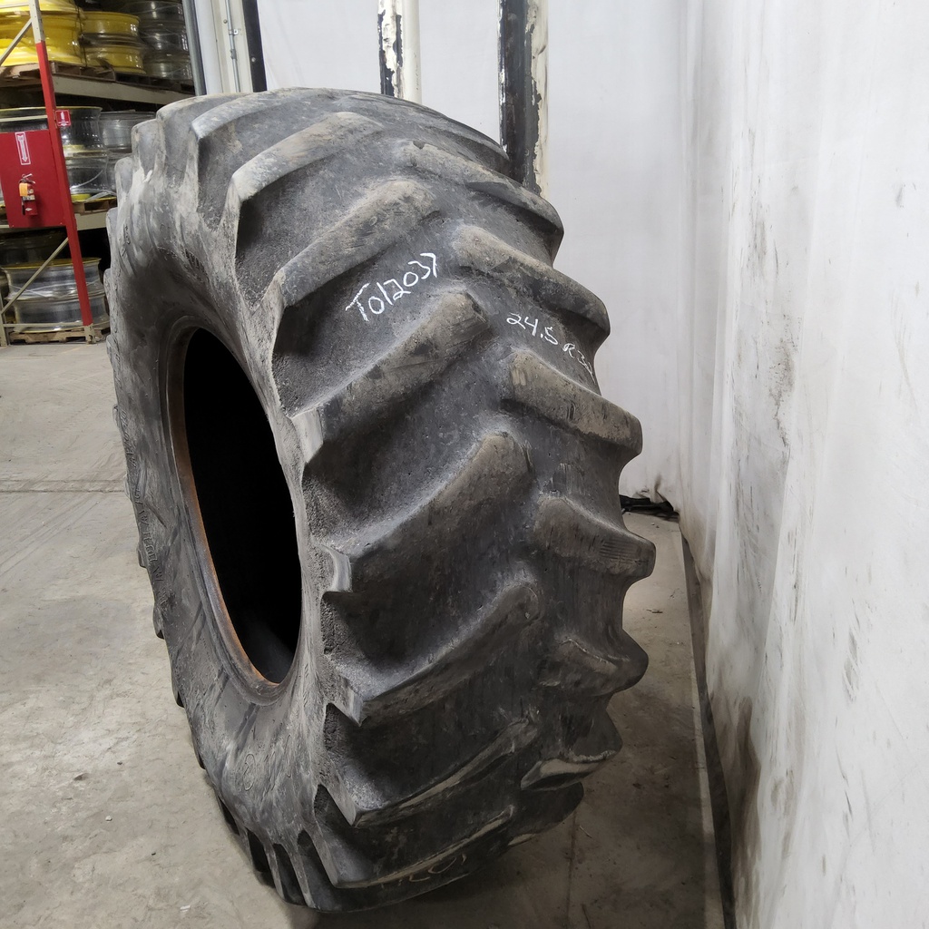 24.5/R32 Firestone Radial All Traction 23 R-1 154B 40%