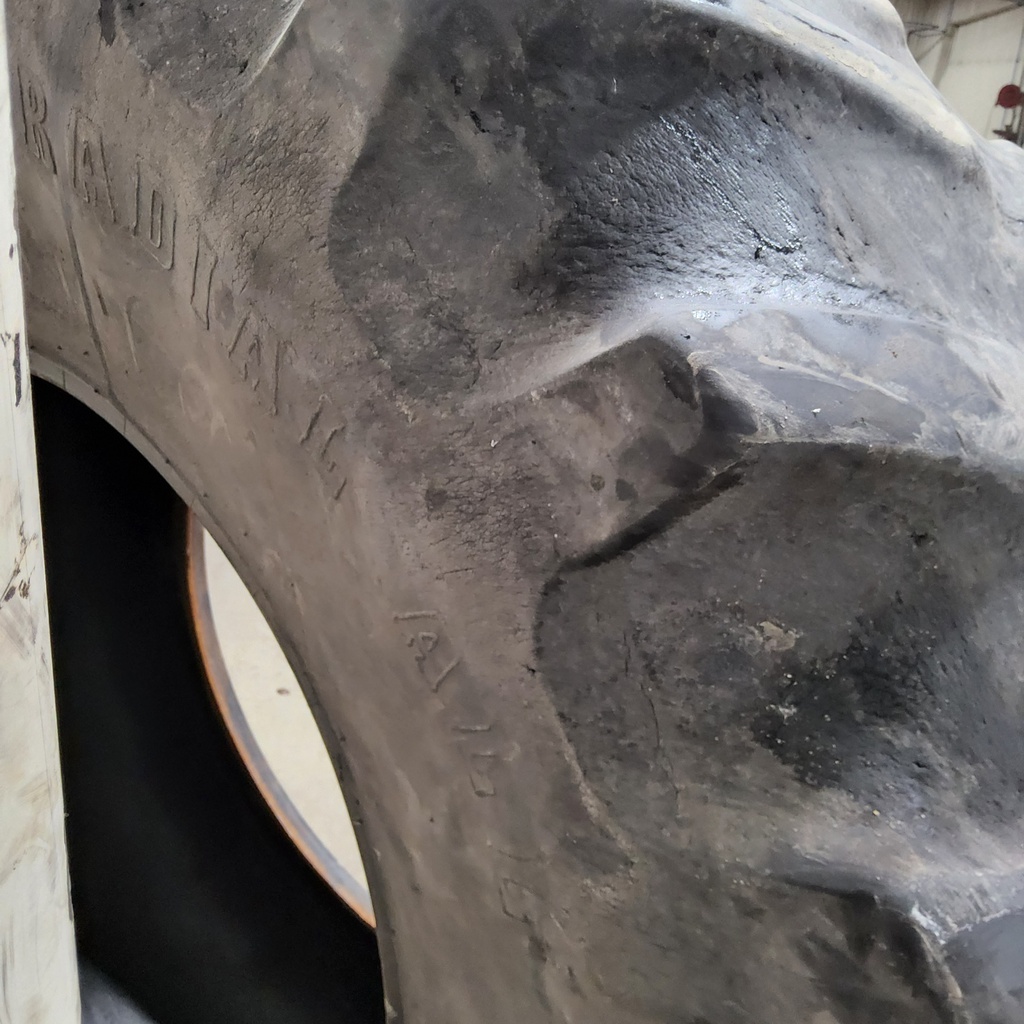 24.5/R32 Firestone Radial All Traction 23 R-1 154B 40%