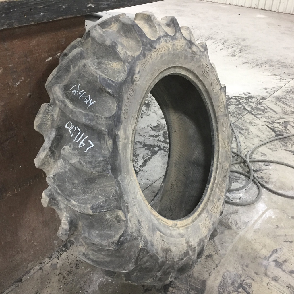 12.4/-24 Goodyear Farm DT221 DuraTorque R-1, B (4 Ply) 80%