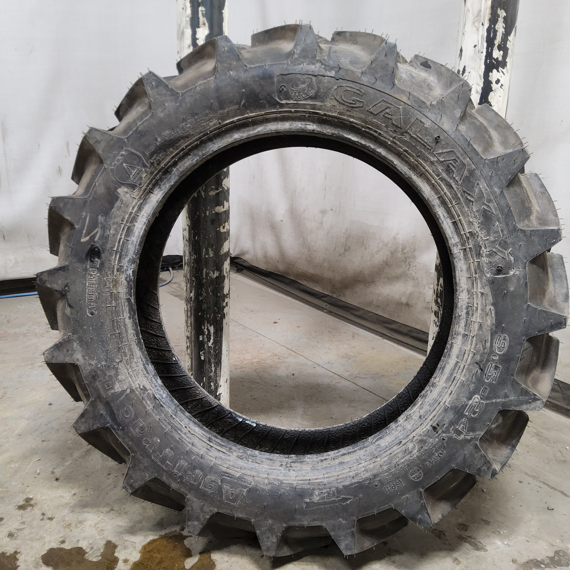 Used9.5/24 Galaxy AgriTrac II R1 Agricultural Tires for Sales NTS