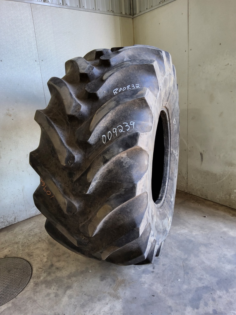 800/65R32 Firestone Radial All Traction DT R-1W 172A8 75%