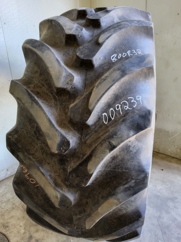 800/65R32 Firestone Radial All Traction DT R-1W 172A8 75%