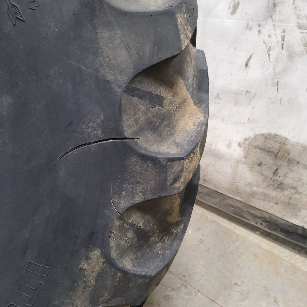 16.9/-24 Goodyear Farm IT525 R-4 , E (10 Ply) 75%