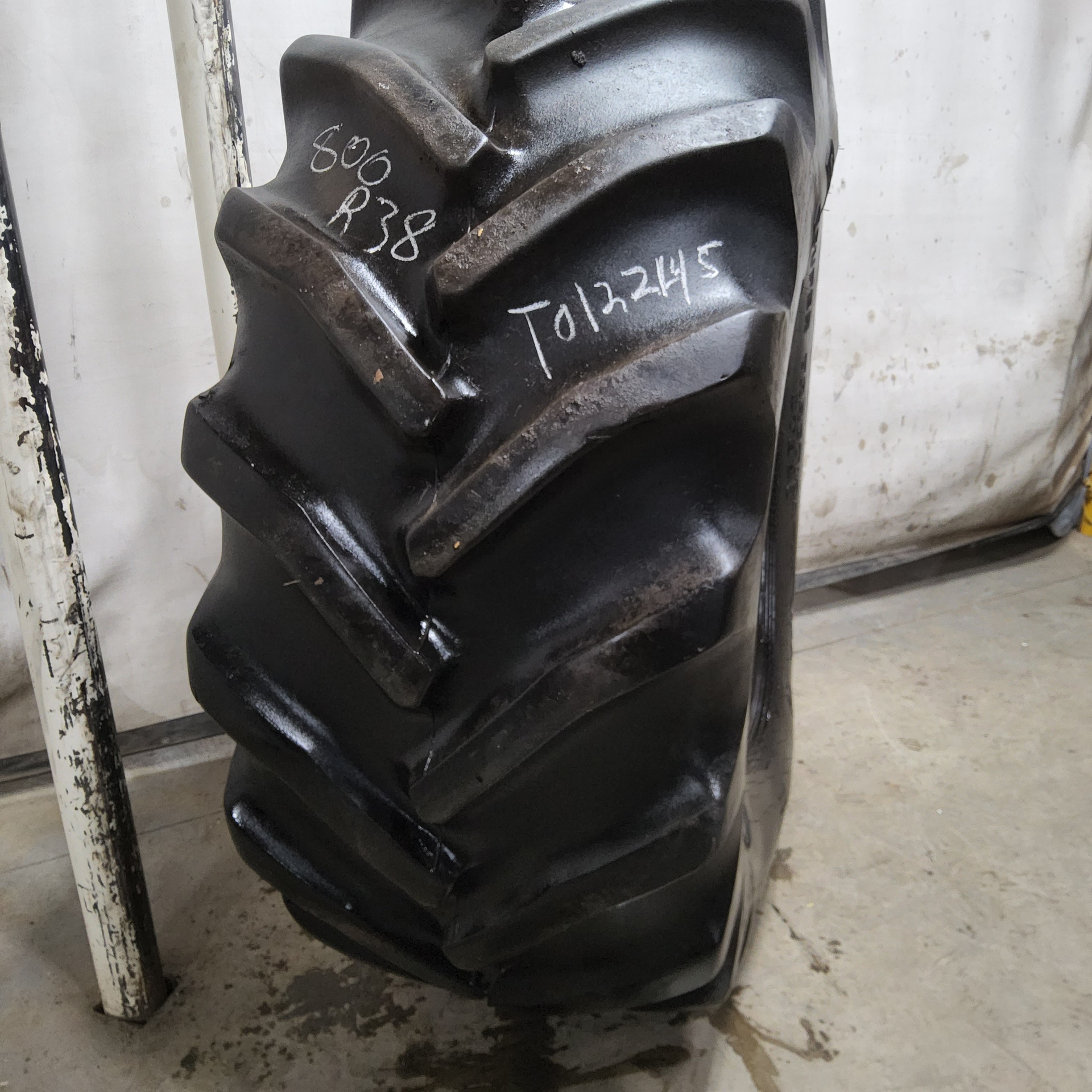 Used800/70R38 Goodyear Farm DT820 Super Traction R1W Agricultural