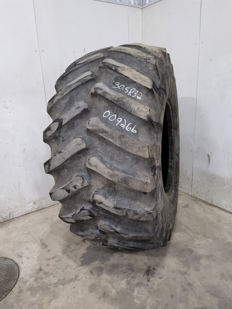 30.5/LR32 Firestone Radial Traction 23 R-1 , F (12 Ply) 75%