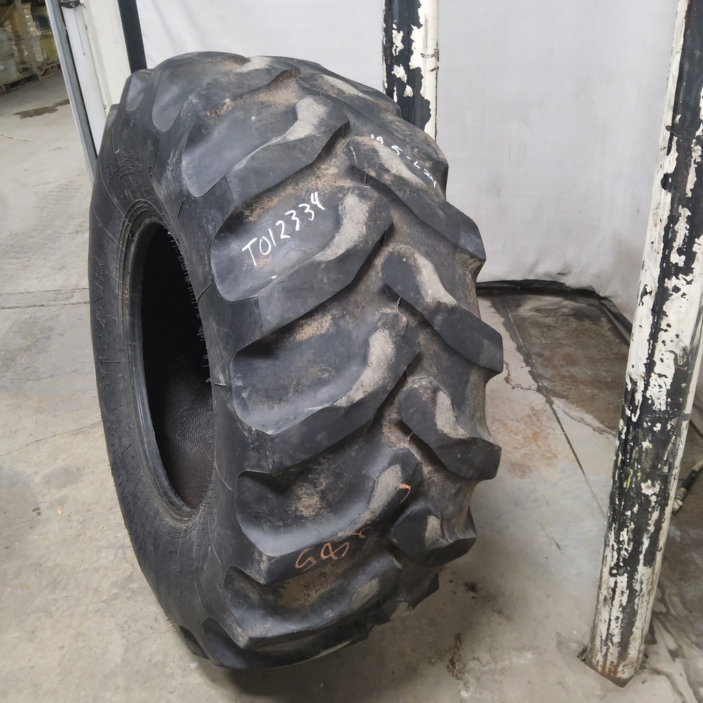 19.5/L-24 Goodyear Farm IT525 R-4 , F (12 Ply) 80%